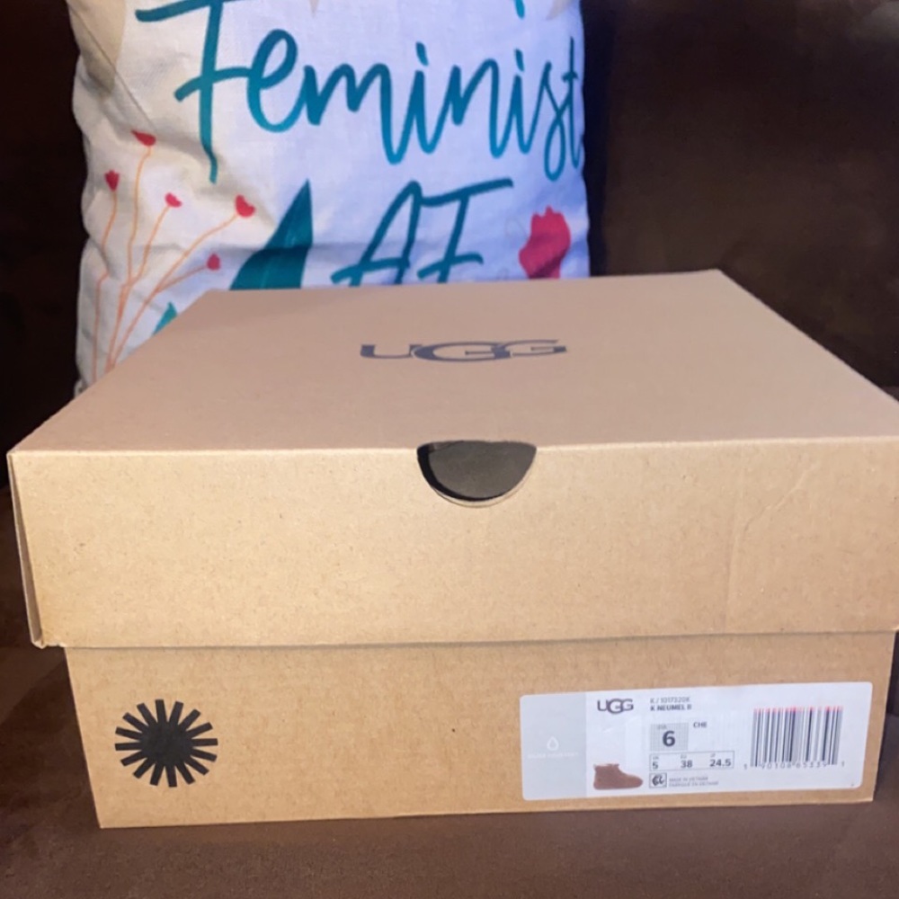 Ugg Boots. Girls Size 6=Women Size 8